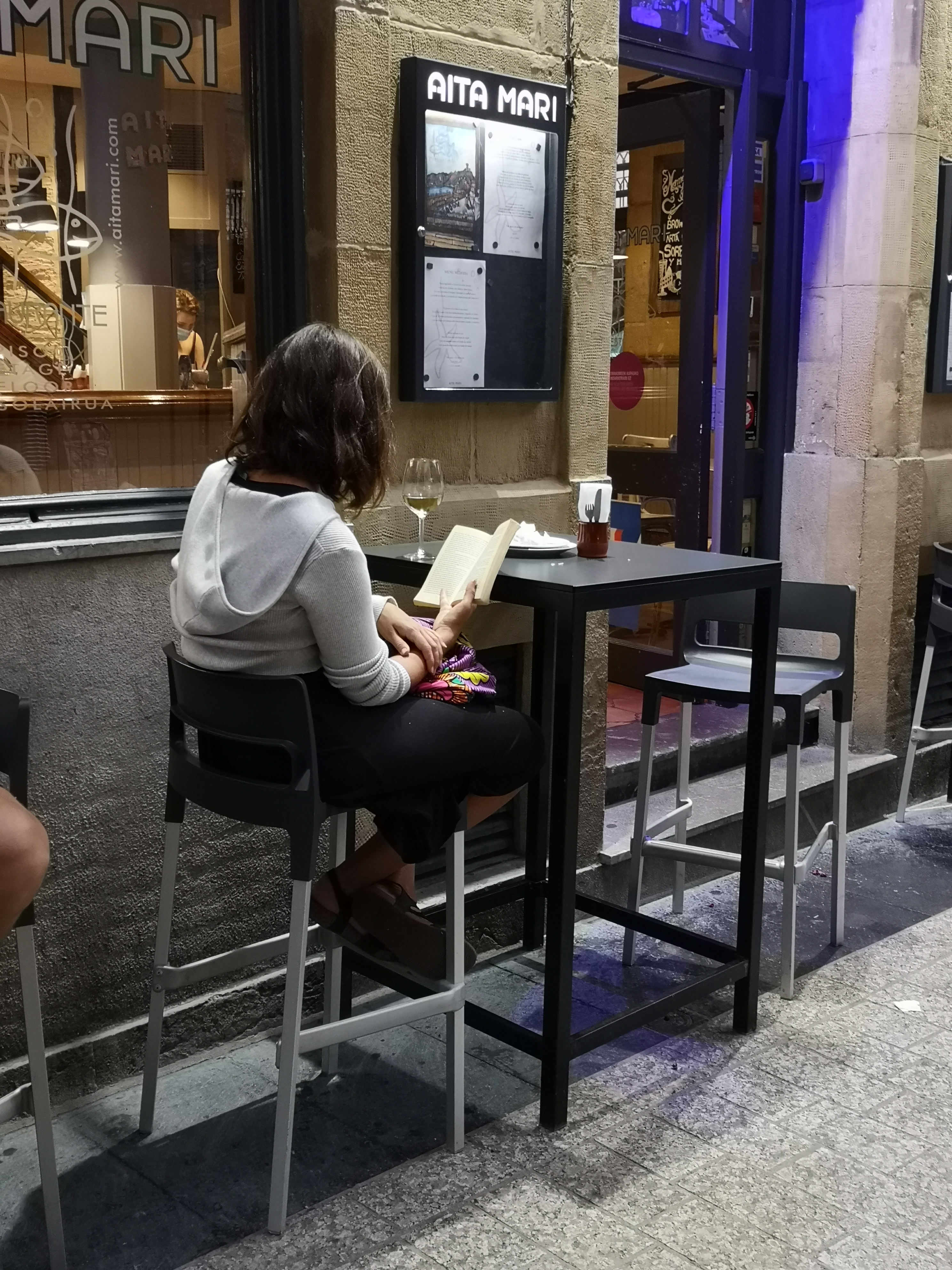 Con un clic se abre a gran tamaño y con doble clic se reduce